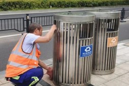 市道路垃圾箱整治转入长效管理阶段